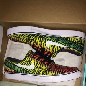 Limited Edition Rasta Tiger Janoski's