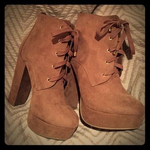 Capuchino Suede Booties