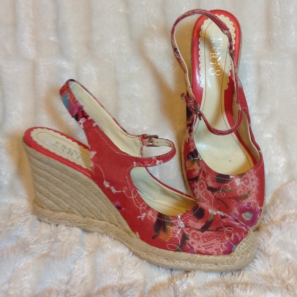 FLORAL IS BIG THIS SEASON💝FORAL WEDGES WORN ONCE