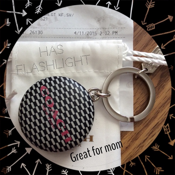 FLASHLIGHT KEYCHAIN PURSE ACCESSORY COACH For Mom
