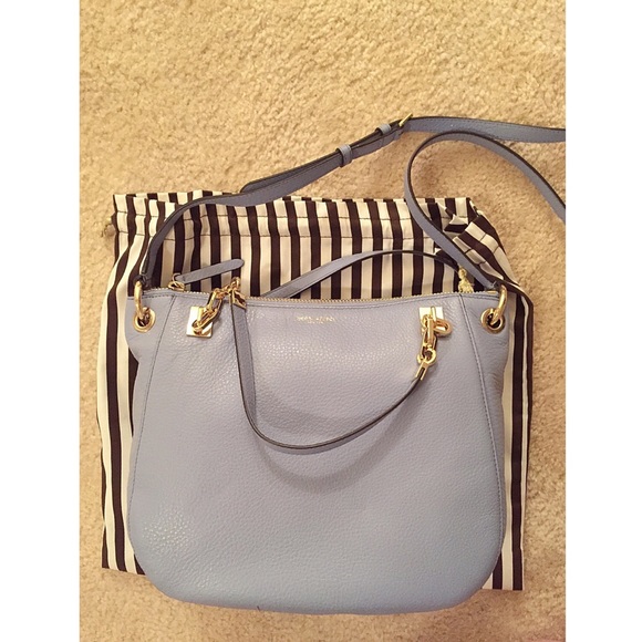 ✖️SOLD Henri Bendel Soho Crossbody - Picture 1 of 3