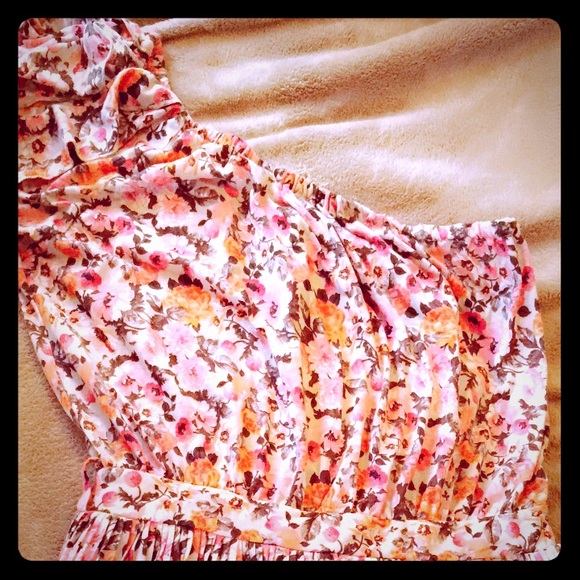 Half shoulder floral  Spring Dress🌺🌼 - Picture 1 of 3