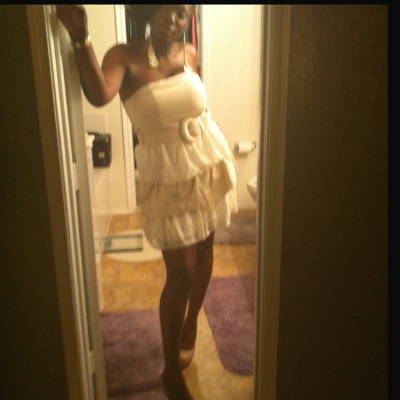 Dress - Picture 1 of 3