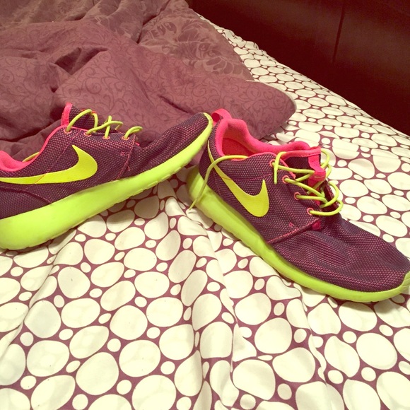 Nike roshe runs