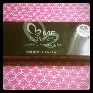 Lip pallet
