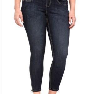 Used Torrid stiletto jeans size 18