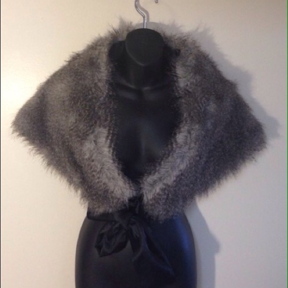 White House Black Market Faux Fur Wrap