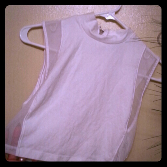 ADORABLE Forever 21 Zip-Up Crop Tank