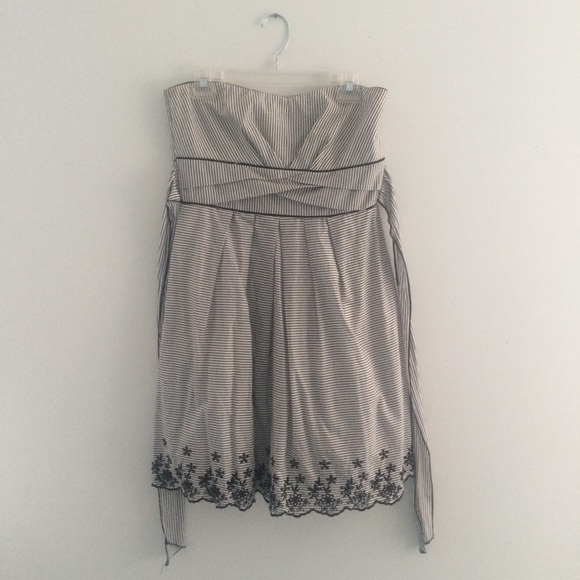 Black, grey, and white strapless dress