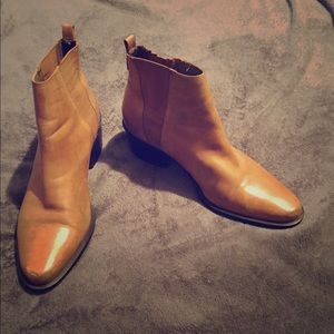 Nicole by Nicole Miller tan leather ankle boots