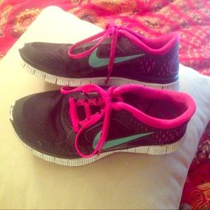 NIKE FREE RUN 3