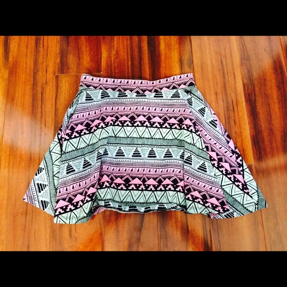 TRIBAL SKATER SKIRT VICTORIAS SECRET! - Picture 1 of 1