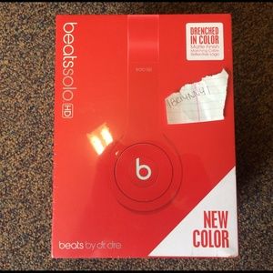 Beats by Dre Solo HD: Drenched In Color Red
