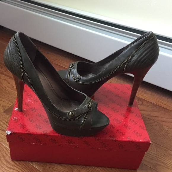 Guess pumps sz 9