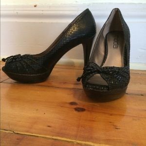 Moda three inch peep toe pumps NEVER WORN!