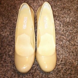 Beige Michael Kors Heels!😍👌