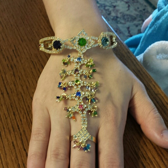 Jewelry - Reduced  1 ring bracelet in gold. NWOT