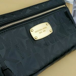 Michael Kors New Black Patent Leather Wristlet