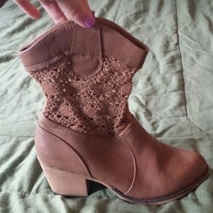 Light brown cowgirl boots