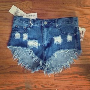 Glamorous high-waisted jean shorts. Size M
