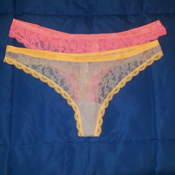 Set of 2 Lacy thongs
