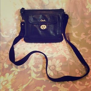 Black leather Coach bag! 😍