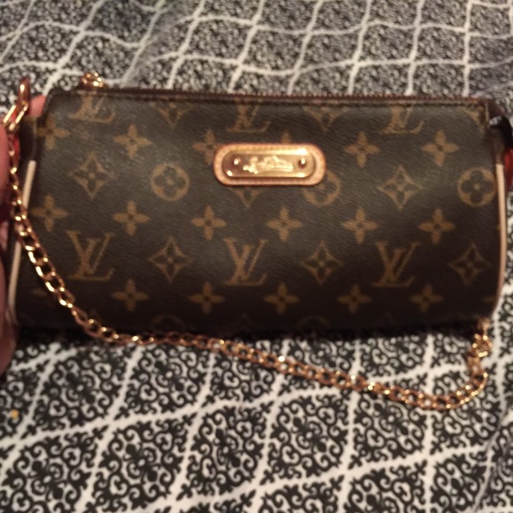 Louis Vuitton eva clutch