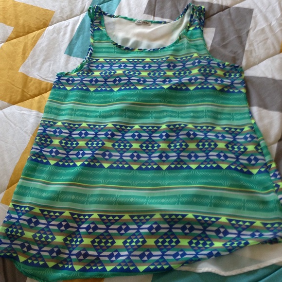 ❌SOLD❌ New Aztec top - Picture 2 of 3