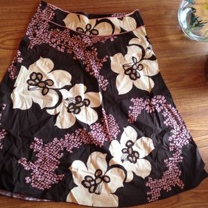 A line cotton skirt with charming print size small