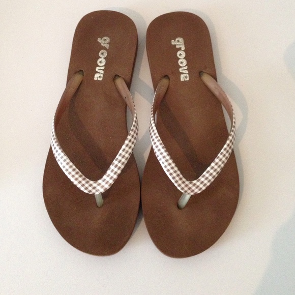 Brown flip flops gingham pattern