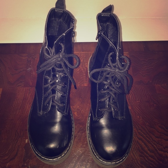 Mid Black Boots