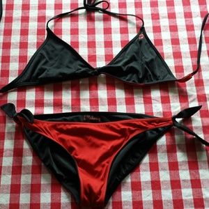 Reverable black and red billabong bikini!!!
