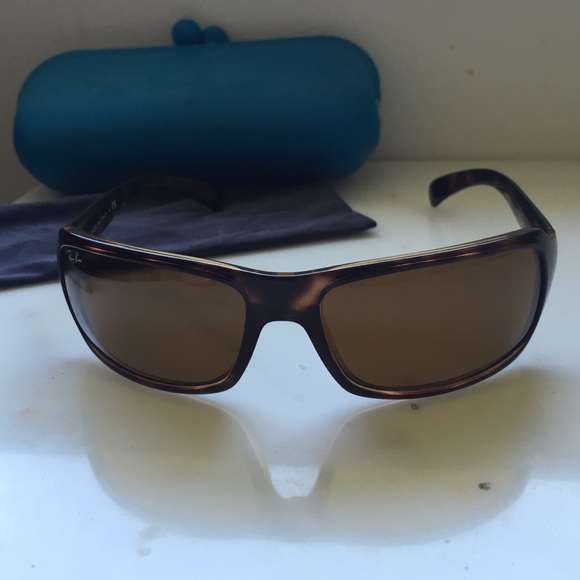 SOLD.  tortoise Ray-Ban sunglasses w blue case - Picture 2 of 4