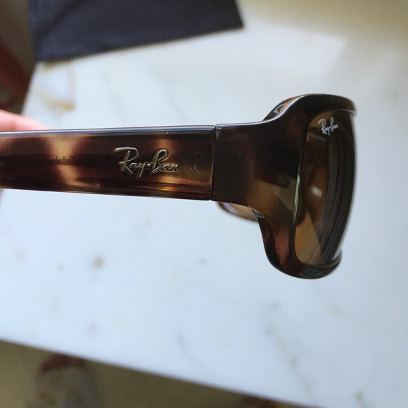 SOLD.  tortoise Ray-Ban sunglasses w blue case - Picture 4 of 4