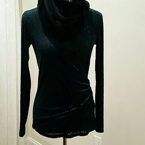 Karen Kane Burnout velvet V neck top