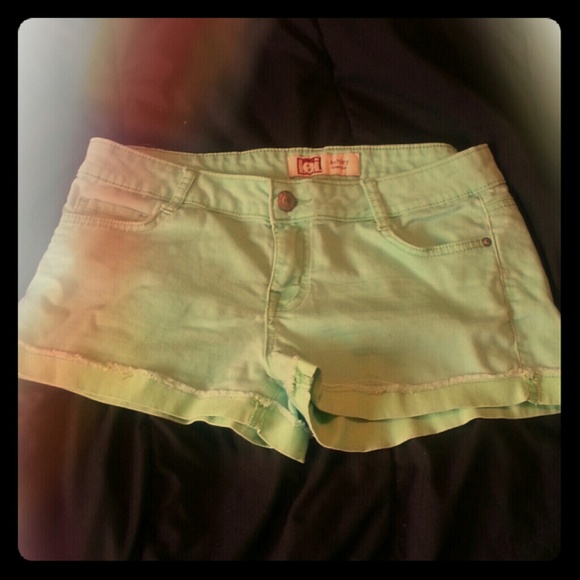 l.e.i Green Shorts