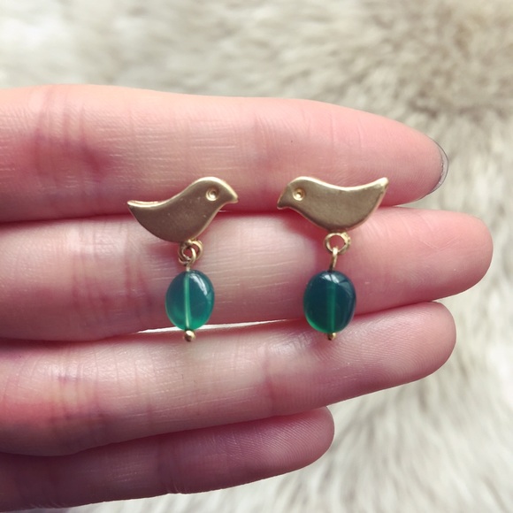 Lovely golden bird earring
