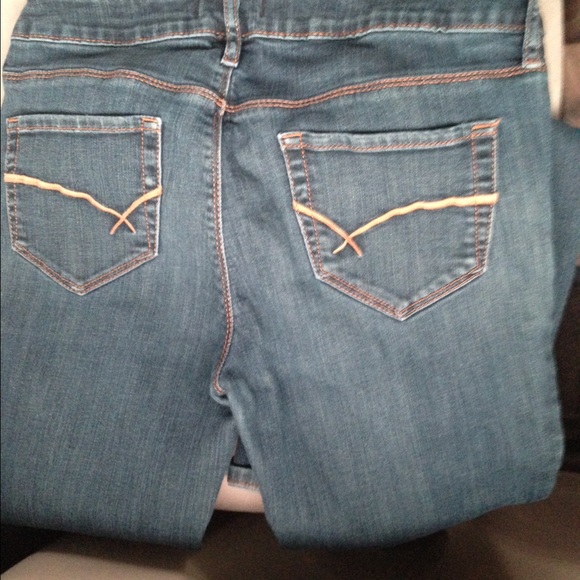 Jeans - Picture 2 of 2