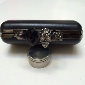 Knuckle ring clutch
