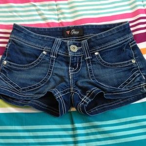 Super Cute Guess Short shorts