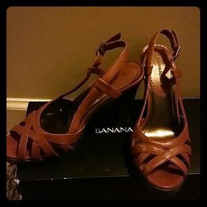 Banana Republic leather sandals size 6 Like New