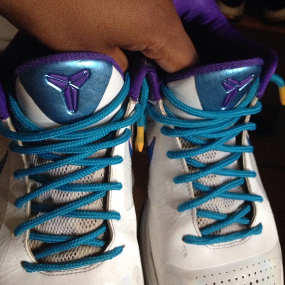 Shoes - Picture 3 of 3