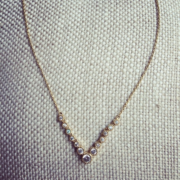 Elegant golden necklace