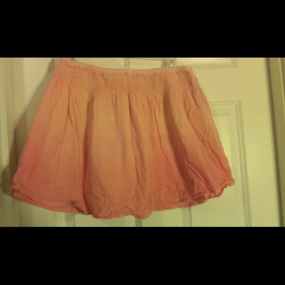 Peach dipped  Ruffle Mini - Picture 2 of 2