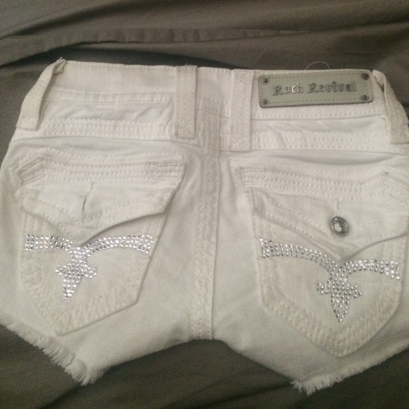 White rock revival short