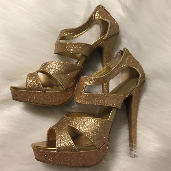 Glittery gold high heels