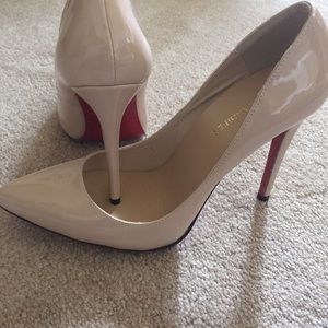 NUDE PUMPS NWOT