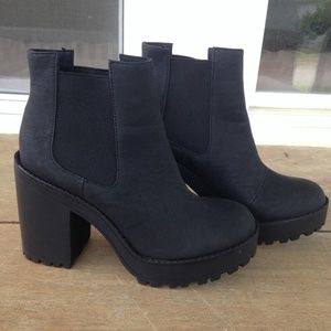 Chunky platform divided H&M black boots
