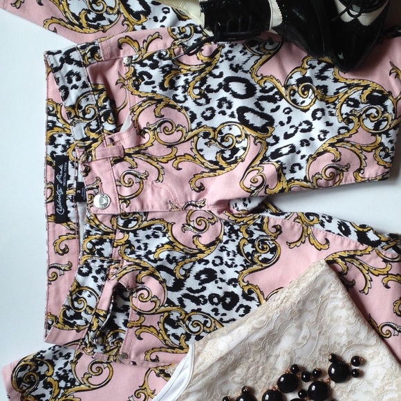 🎉HOST PICK🎉 Pink Cheetah Gold White Skinny Pants