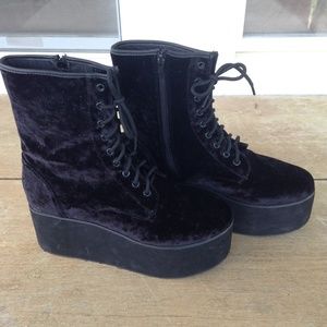 🎉Sold on depop! 🎉Platform yru boots black velvet